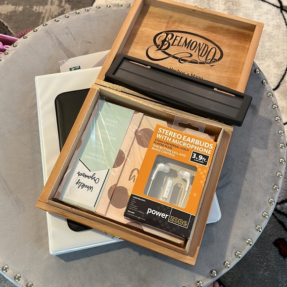 Bundle for the Office - Picture 12 of 13